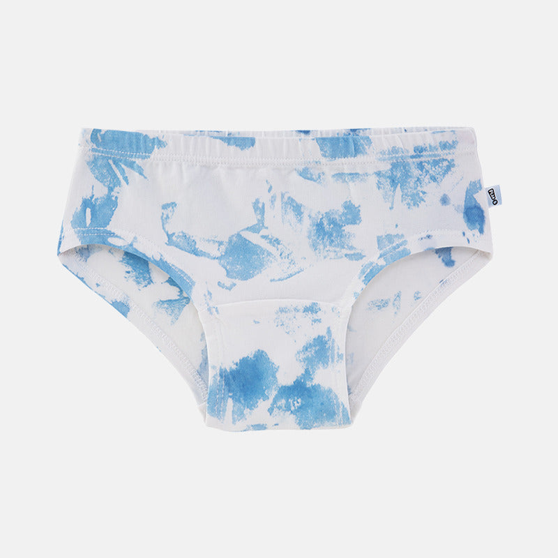 While preteen underware with blue spread color print for girls